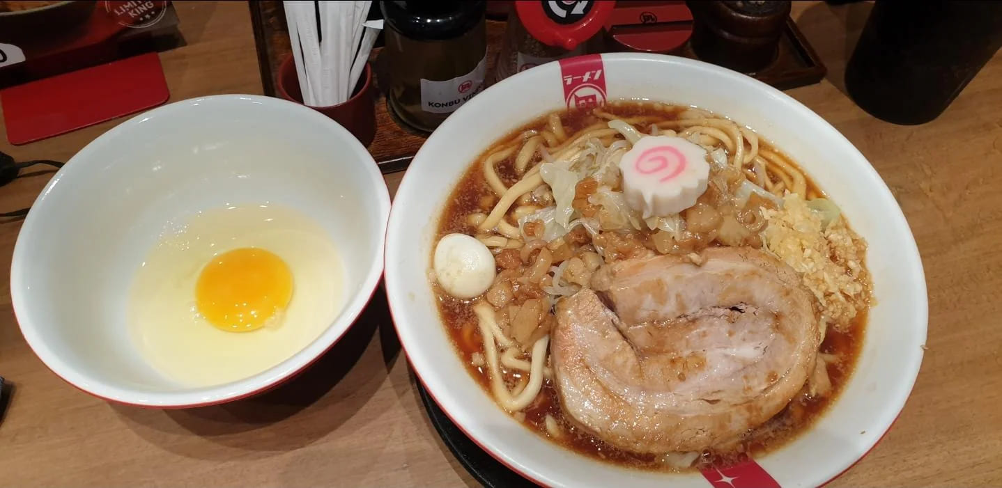 去年ラーメン凪さんが ラーメンNo.１１とコラボしてた時に、二郎系ラーメンを食べましたよ